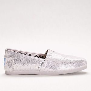 ✨Silver Glitter Toms✨
